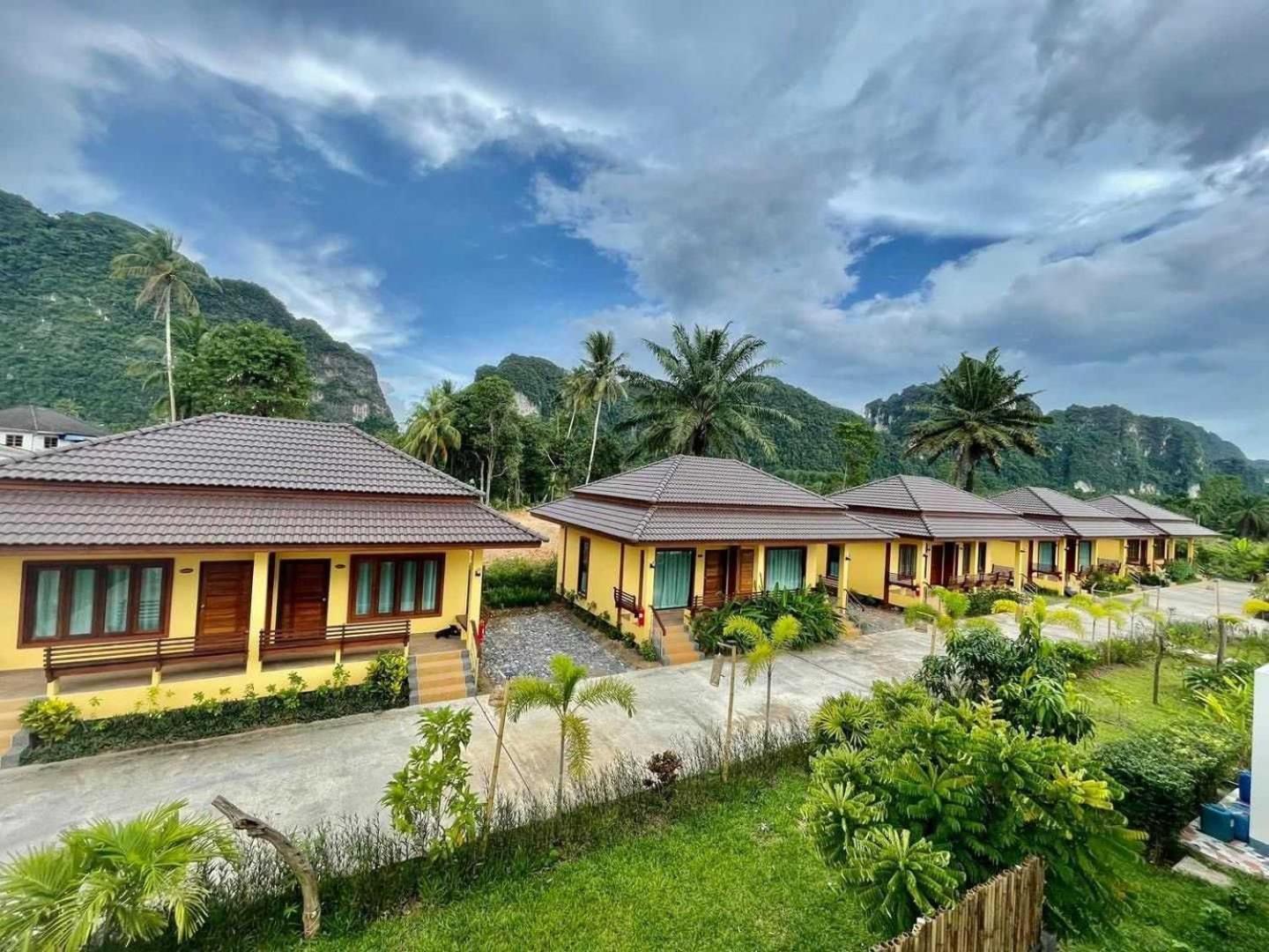 Capital O 75518 Baan Rose Resort Ao Luk Exteriör bild