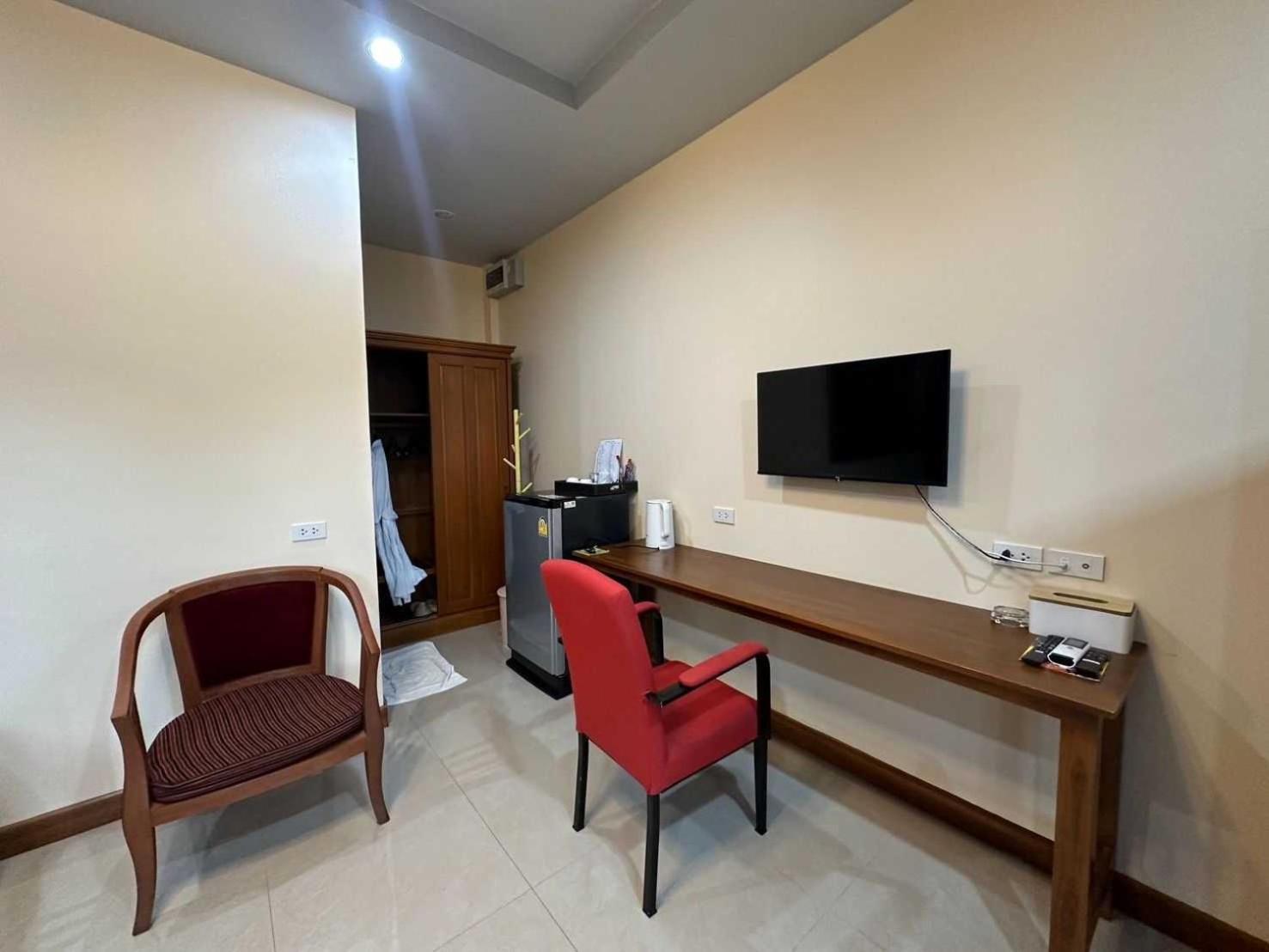 Capital O 75518 Baan Rose Resort Ao Luk Exteriör bild