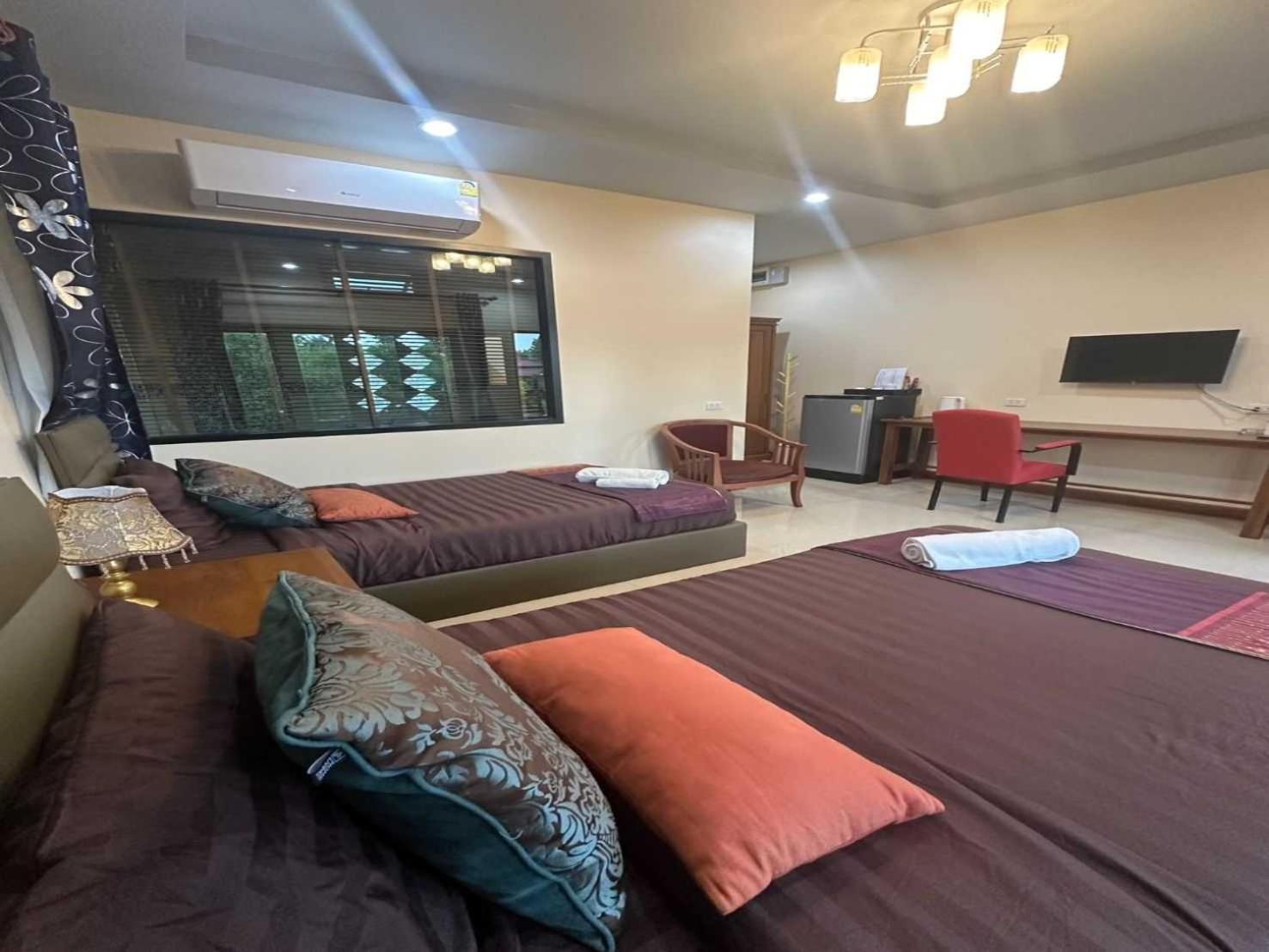 Capital O 75518 Baan Rose Resort Ao Luk Exteriör bild
