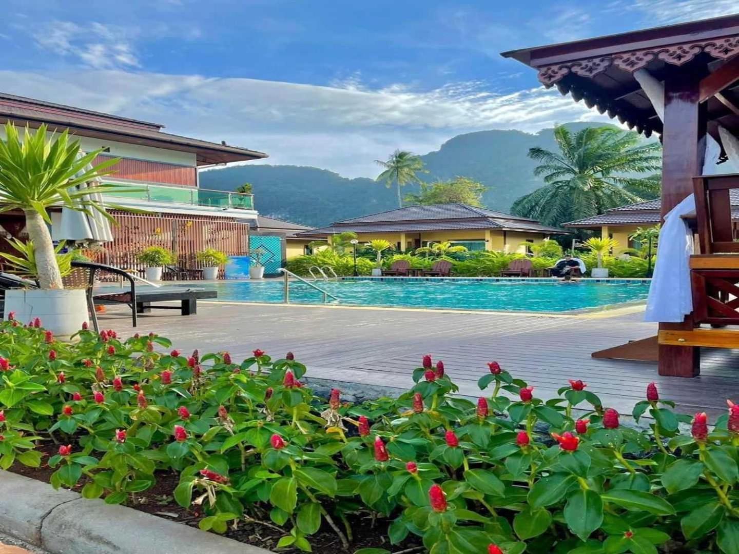 Capital O 75518 Baan Rose Resort Ao Luk Exteriör bild