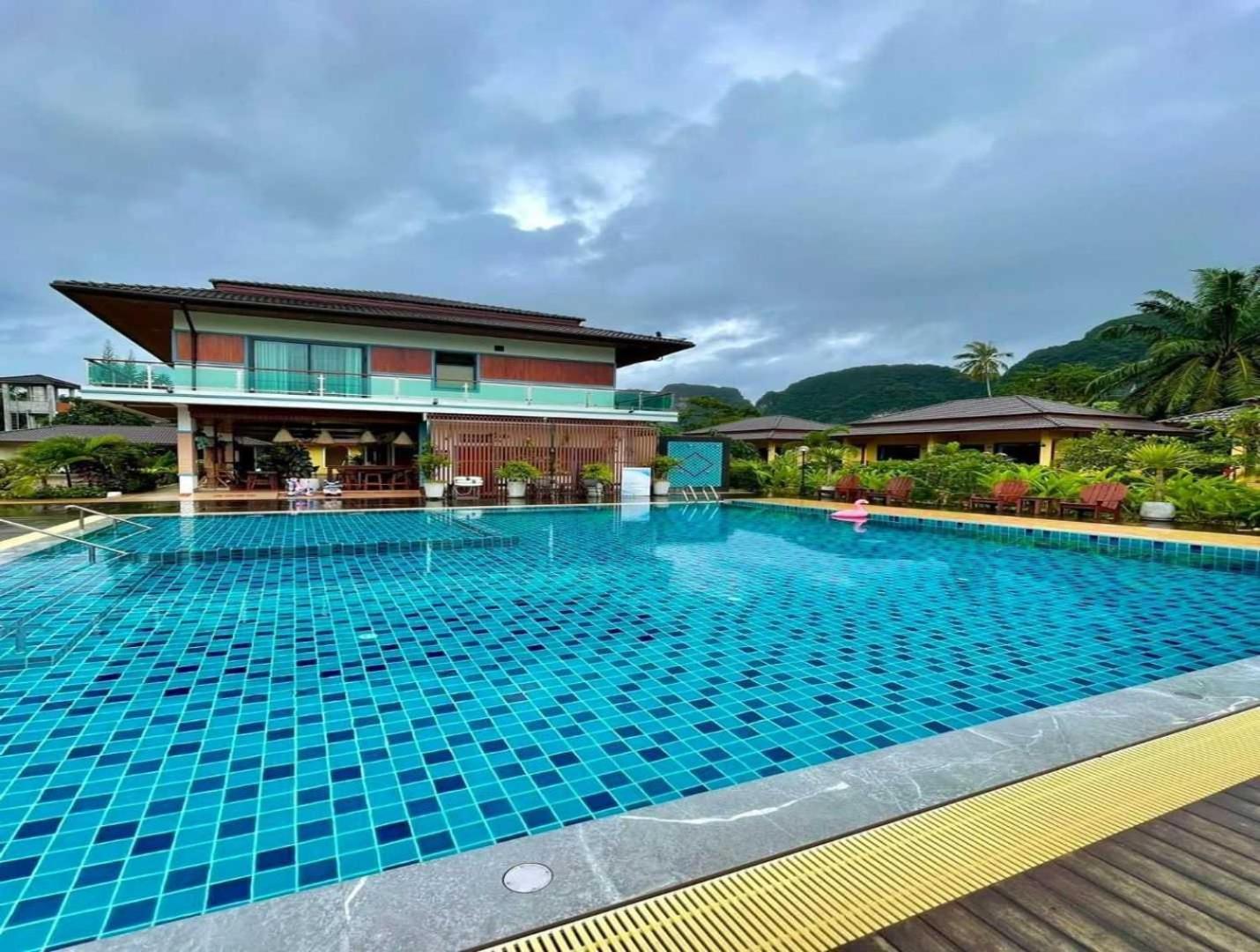 Capital O 75518 Baan Rose Resort Ao Luk Exteriör bild